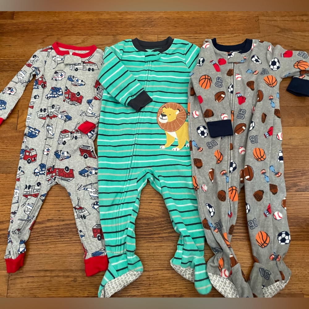 3pairs of pj onesies size 12months